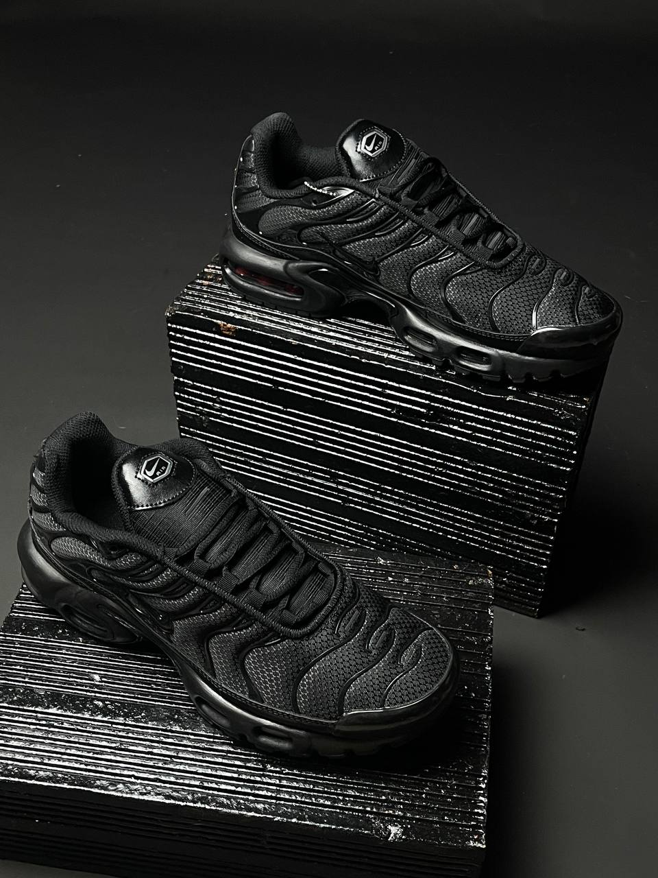 NIKE Tn BLACK BLACK 2026